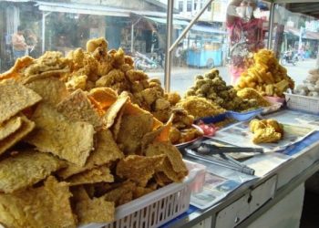 Sedikitnya 21 Siswa di Lombok Keracunan Makanan Setelah Makan Tempe Goreng