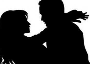 Istri Kepergok Berzina dengan Pria Lain di Kebun saat Suami Pergi Kerja