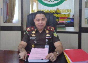 Walau Keterbatasan Penyidik, Kajari Kuansing Optimis Tahun Ini Kasus Hotel Kuansing dan Pasar Modern Tuntas