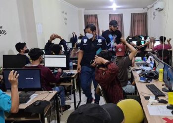 Kantor Sindikat Pinjaman Online Digrebek Polisi, Puluhan Pegawai Diamankan