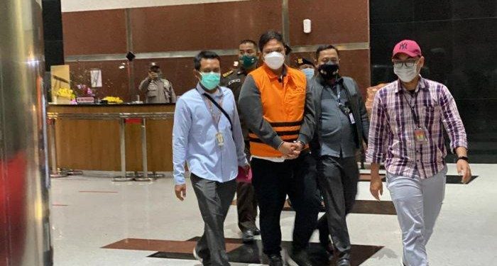 Andi Putra saat digelandang KPK ke Rutan