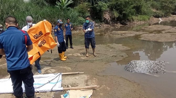 Dua Hari Tenggelam, Jenazah Manusia Silver Ditemukan Mengambang di Kali Bayur