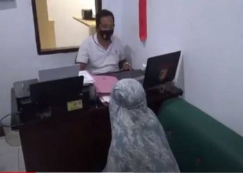 Pura-pura Beli Sabun Cuci, Ibu Muda Ini Curi Uang di Toko Klontong
