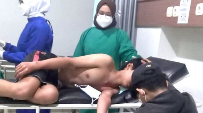 Gerombolan Pelajar Mendadak Bacok Siswa SMA yang Sedang Nongkrong, Kondisi Korban Kritis
