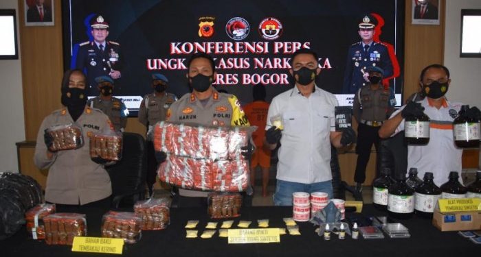 Tiga Remaja Produksi Tembakau Sintetis Rumahan di Ciparay Bandung