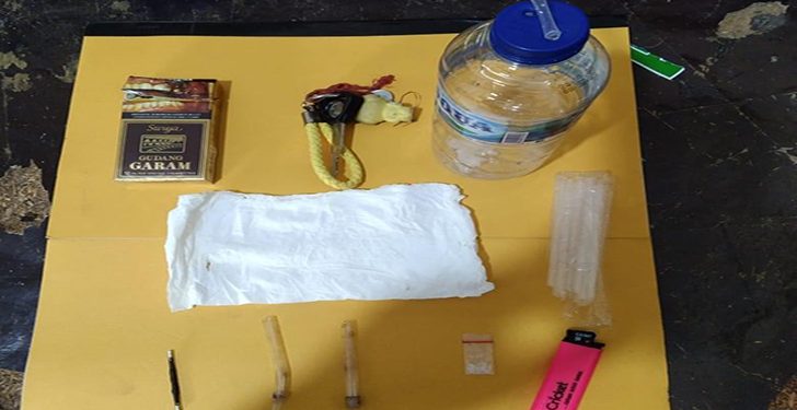 Lagi Asyik Pakai Sabu Di Lapangan Futsal, SE Diciduk Polisi