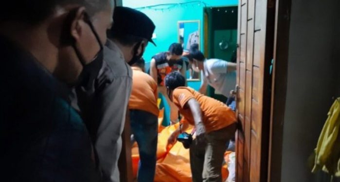 Pasangan Ini Ditemukan Tewas Berpelukan di Kamar Kos, Diduga Sudah Dua Hari Meninggal Dunia