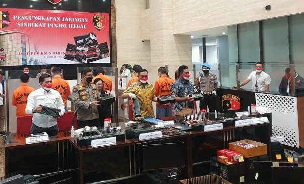 Bertugas sebagai Pihak Penyebar SMS Ancaman, Karyawan Pinjol Digaji Rp20 Juta Sebulan dan Dapat Rumah