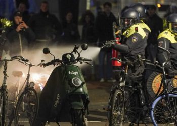 15 Orang Ditangkap dalam Bentrokan Saat Unjuk Rasa Tolak Lockdown di Belanda