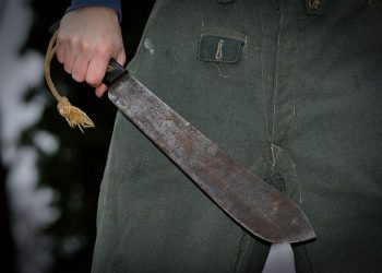 Pelaku Pembacok Tangan dan Leher Seorang Warga Prajurit Kulon Tengah Dikejar Polisi