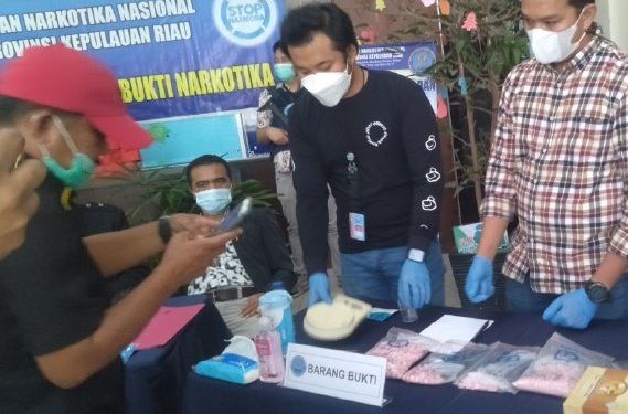 BNN Kepri Musnahkan ribuan Pil Haram