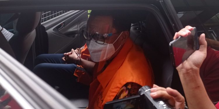 Dituntut 6 Tahun Penjara oleh KPK, Nurdin Abdullah: Tunggu Saja…