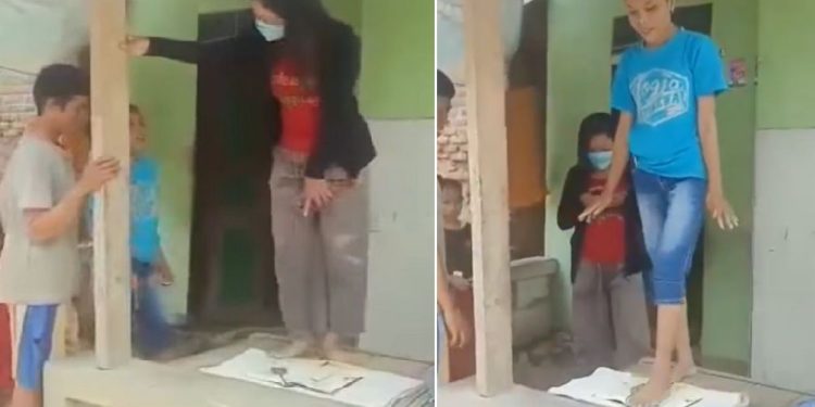 Viral, Tiga Wanita Injak Alquran, Nettizen Geram