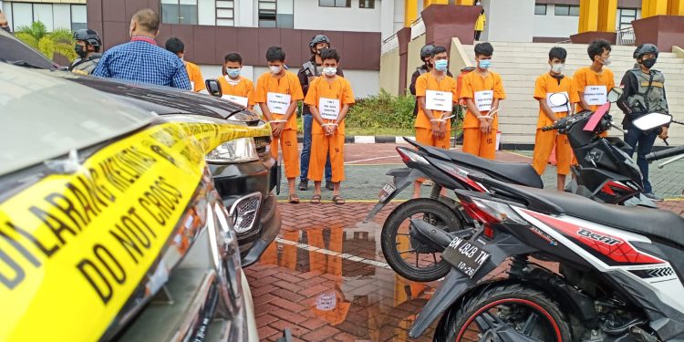 Resmob Jatanras Polda Riau Gulung Lima Pelaku Spesialis Jambret