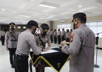 Kapolresta Mutasi Kapolsek Payung Sekaki