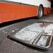 Demi Menghindari Pemotor, Bus Seruduk Tiang Beton di Pesanggrahan