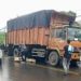 Tragis, Pengendara Motor Tewas Dilindas Truk Akibat Jalanan Licin