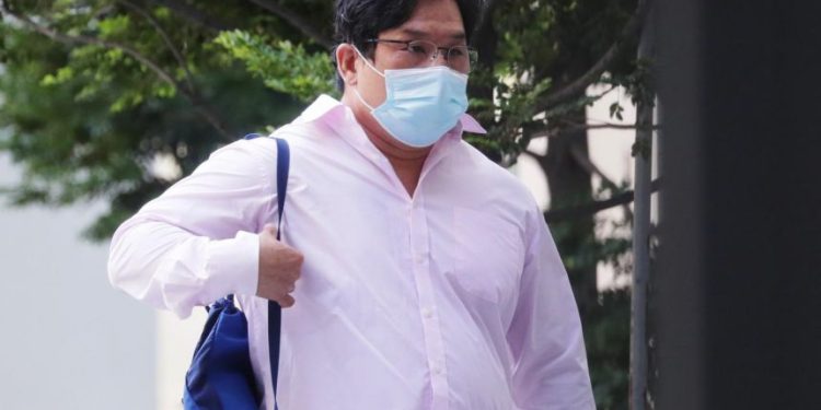Pria Singapura Didenda 80 Juta Karena Serang dan Hentikan Paksa Kereta MRT