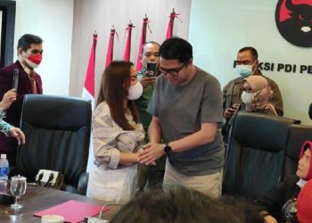 Akui Khilaf, Anggiat Pasaribu Minta Maaf di Depan Arteria Dahlan Dan Ibunda