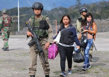 Baku Tembak Terus Berlanjut, 200 Warga Papua Mengungsi ke Perbatasan