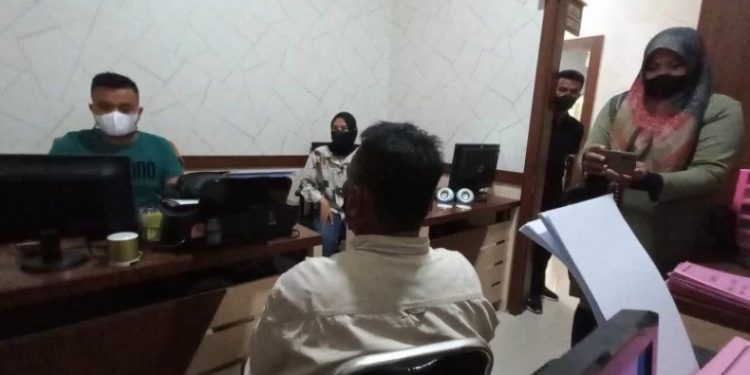 Sempat melarikan Diri, Mantan Wali Jorong Agam Sodomi Bocah di Kamar Mandi Masjid