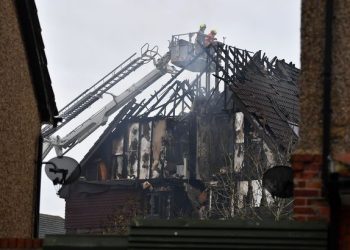 Wanita Cacat Ini Terpaksa Loncat dari Lantai 3 setelah Apartemennya Hangus Terbakar