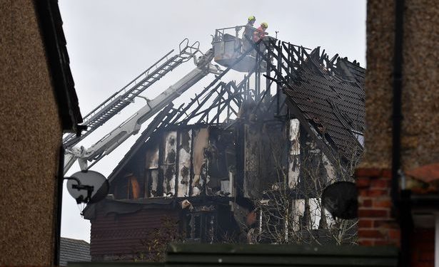 Wanita Cacat Ini Terpaksa Loncat dari Lantai 3 setelah Apartemennya Hangus Terbakar