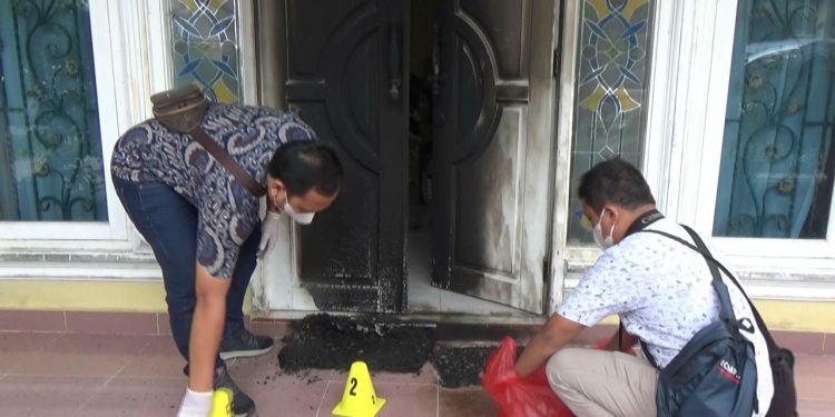 Polisi Buru Pelaku Percobaan Pembakaran Rumah di Pekanbaru