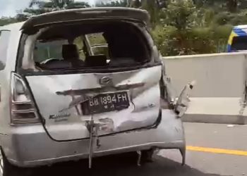 Disebabkan Pecah Ban, Mobil Inova di Tol Pekanbaru – Dumai Alami Kecelakaan