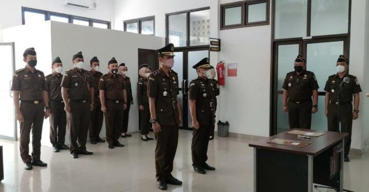 Kajari Inhil Lantik Budi Darmawan Sebagai Kasi Pidum, Ini Rekam Jejak BD