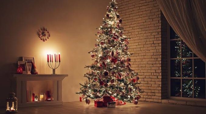 Diduga Akibat Pohon Natal Terbakar, Ayah dan 2 Anaknya Tewas