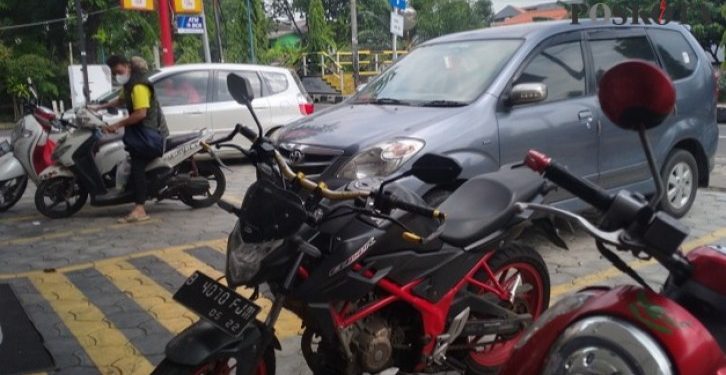 Area Parkir Minimarket Dikuasai Ketua Ormas, Juru Parkir : Sehari Harus Ada Setoran Rp30.000