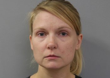 Wanita Ini Berkonspirasi dalam Pembunuhan Suaminya, Tuduh Serangan Ular adalah Sebab Kematian