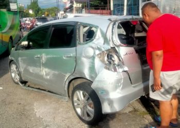Mini Bus Terguling Tabrak Lima Kendaraan di Kota Padang, Begini Korbannya