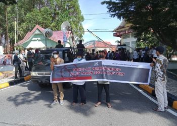 Tolak Permendikbudristek no 30 tahun 2021, Puluhan Pemuda dan Mahasiswa Gelar Aksi di DPRD Riau