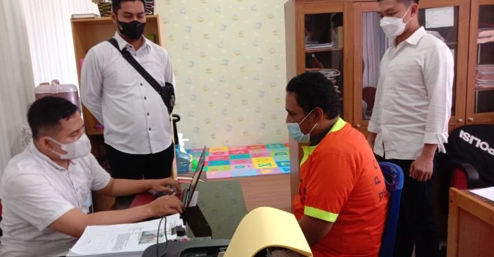 Butuh Uang Untuk Beli Handphone Anak, Kentung Curi Uang Pemilik Warung