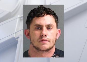 Pria Ini Pukuli Rekan Kerjanya dengan Tongkat Logam, Tewas