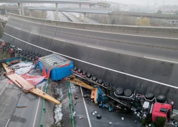 Gegara Truk Berbobot 198 Ton, Jalan Tol Layang 500 Meter di China Ambruk Hingga Sebabkan 4 Orang Tewas