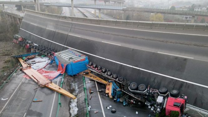 Gegara Truk Berbobot 198 Ton, Jalan Tol Layang 500 Meter di China Ambruk Hingga Sebabkan 4 Orang Tewas