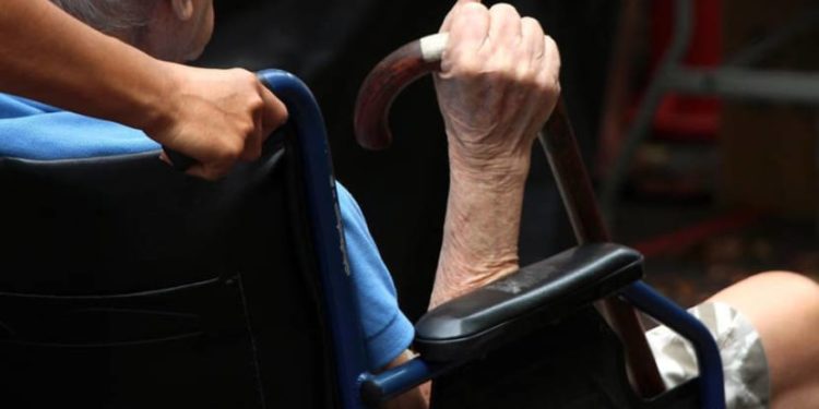 Pembantu Asal Myanmar Siksa Ibu Majikannya yang Terbaring Lemah di Ranjang