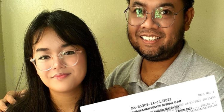 Guru Malaysia yang Dituduh Membuat Lelucon Pemerkosaan Akhirnya Terindentifikasi