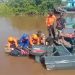 Tim SAR Gabungan saat mengevakuasi Jenazah korban/Fahrin