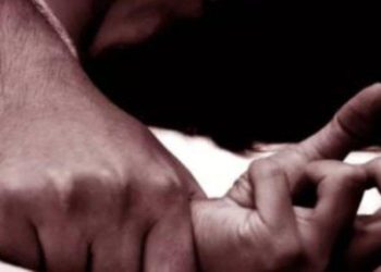 Istri di Pamalang Terkejut Saksikan Anak Gadisnya Lemas di Ranjang, Jadi Korban Rudapaksa Ayah Tiri