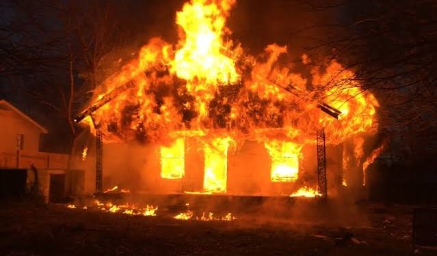 Rumah Gadang di Simarasok Agam Dilalap Api, Nurbaiti Ikut Tewas Terpanggang