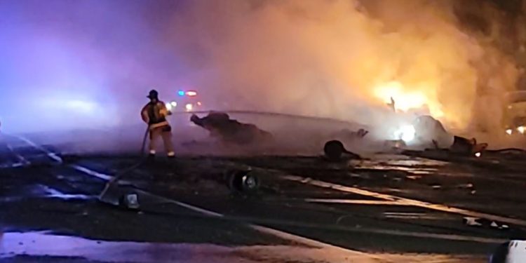 Pesawat Jatuh di Perumahan San Diego, Tak Ada Awak yang Selamat