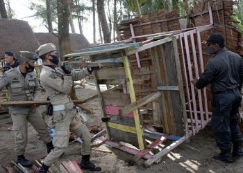 Diduga Dijadikan Tempat Maksiat, Puluhan Warung Remang-Remang Di Bukit Betabuh Kuansing Dirobohkan