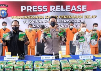 Polda Riau Tangkap 11 Pengedar Narkoba Jaringan Internasional Dengan Barang Bukti 80 Kg Sabu