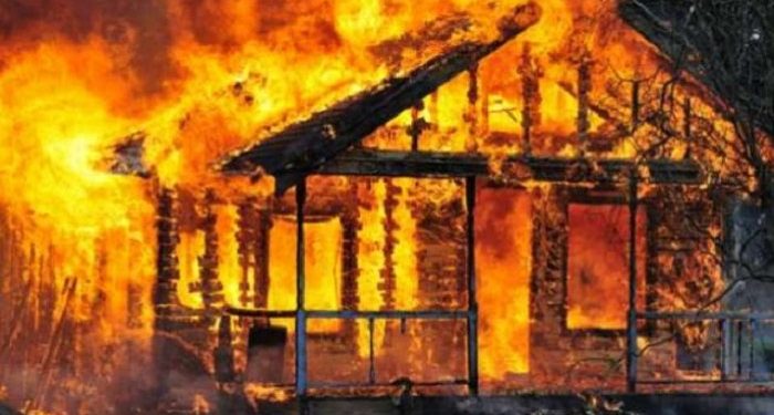 Dituding Jadi Sarang Makhluk Gaib ‘Parakang’, Rumah di Sultra Dibakar Warga