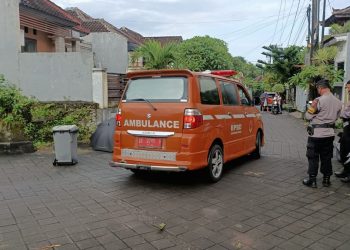 Tragis, Seorang Pria Ditemukan Meninggal di Selokan Depan Rumahnya di Denpasar