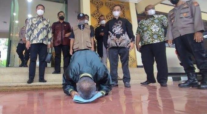Guru Honorer Pembakar Sekolah Dibayar Rp6 Juta